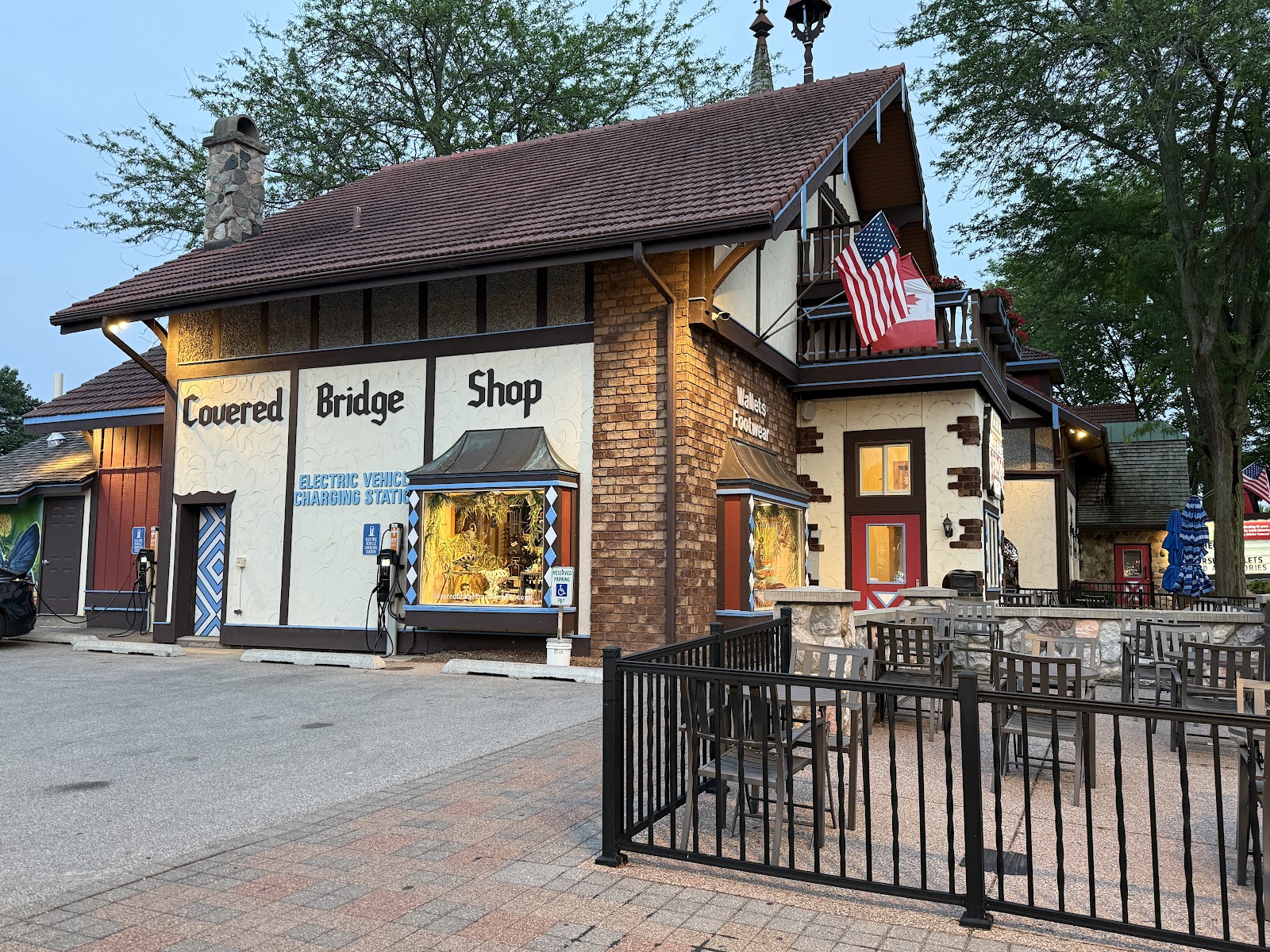 Covered Bridge Shop — photo